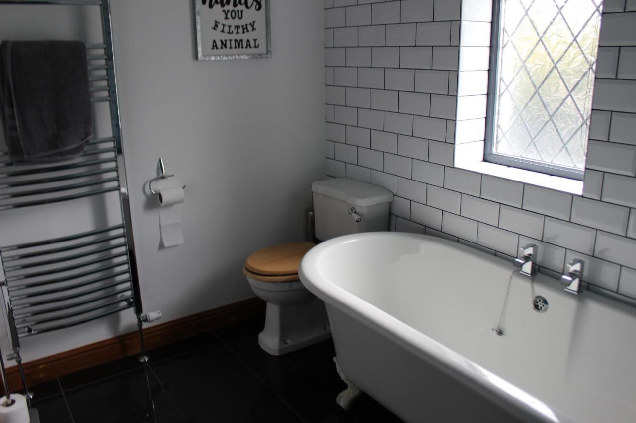 Modern Spacious House - Sleeps 16, Free Parking, Sun Terrace Nuneaton Kültér fotó