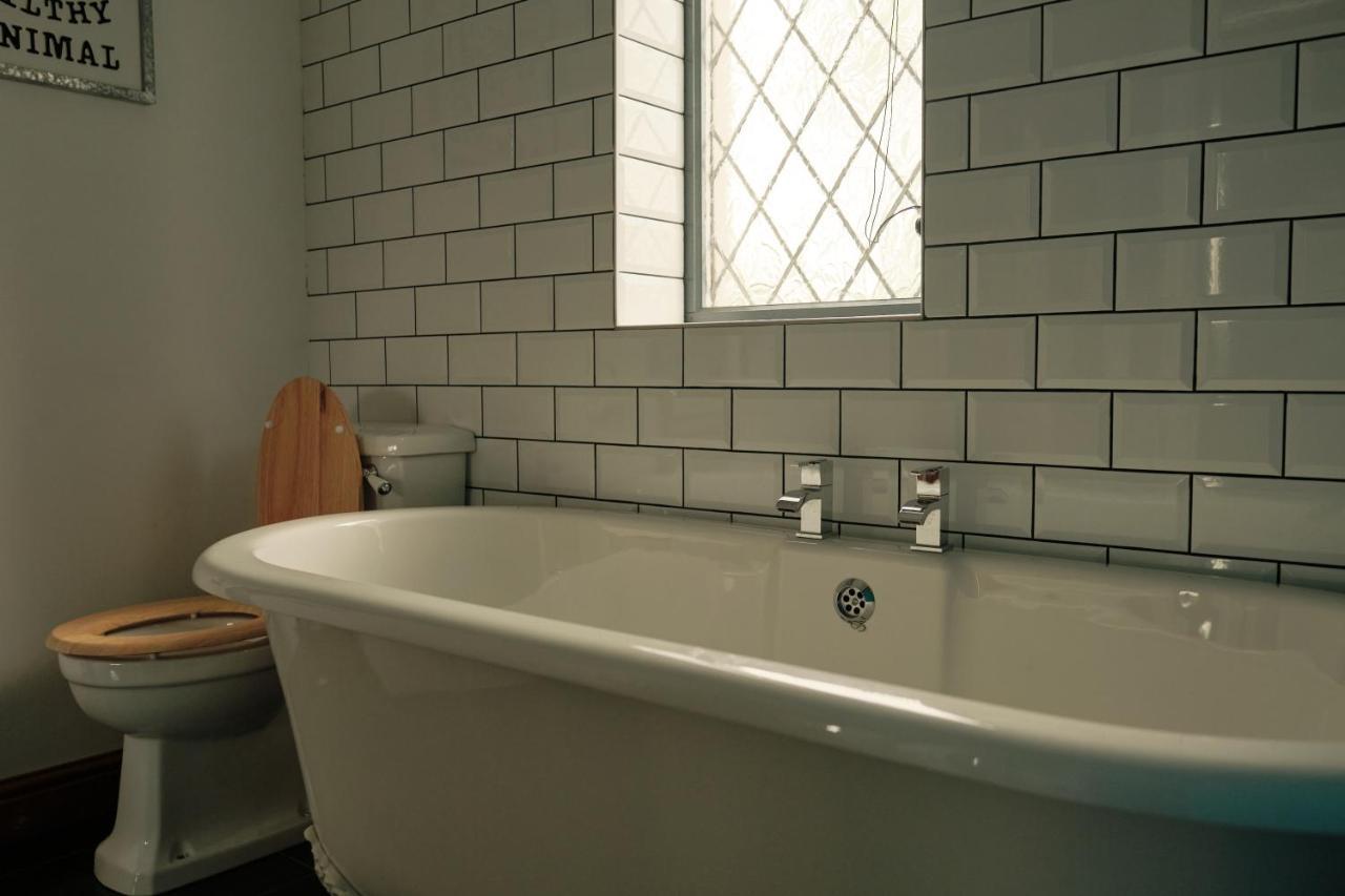 Modern Spacious House - Sleeps 16, Free Parking, Sun Terrace Nuneaton Kültér fotó