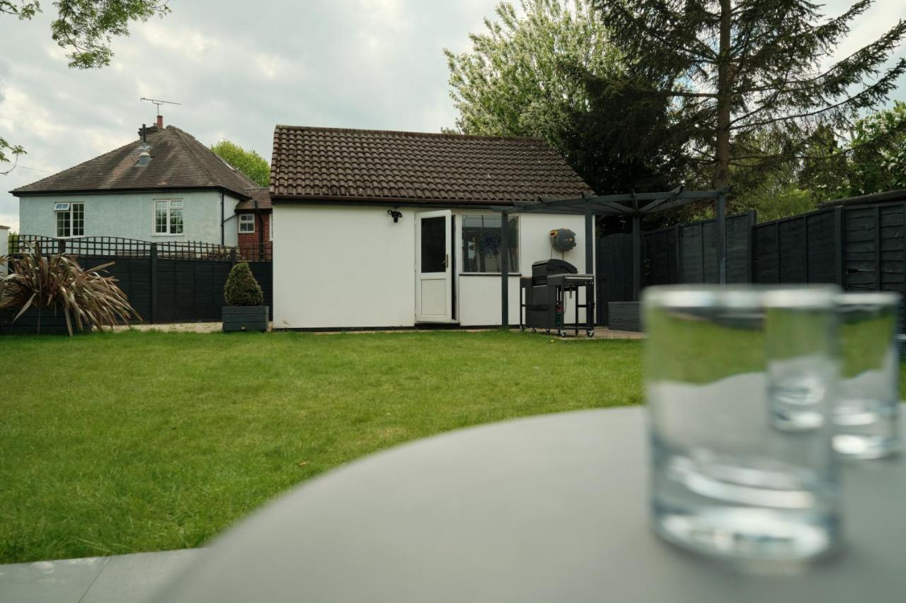 Modern Spacious House - Sleeps 16, Free Parking, Sun Terrace Nuneaton Kültér fotó